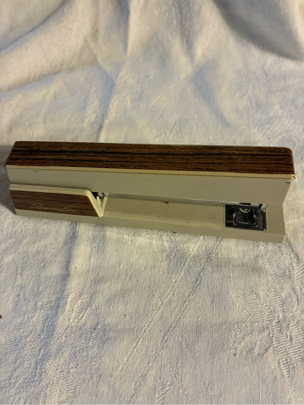 Swingline Vintage Desk Stapler in Cream with Woodgrain Accent